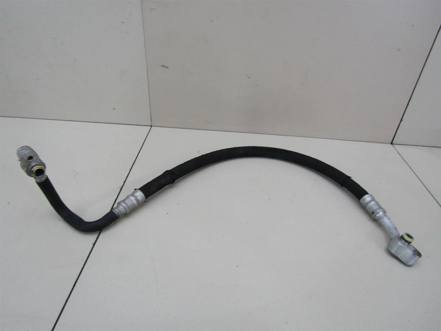 Трубка кондиционера Audi A6 (C6,4F) 2005-2011  [4F0260701L]  2.4 24V BDW в Вологде