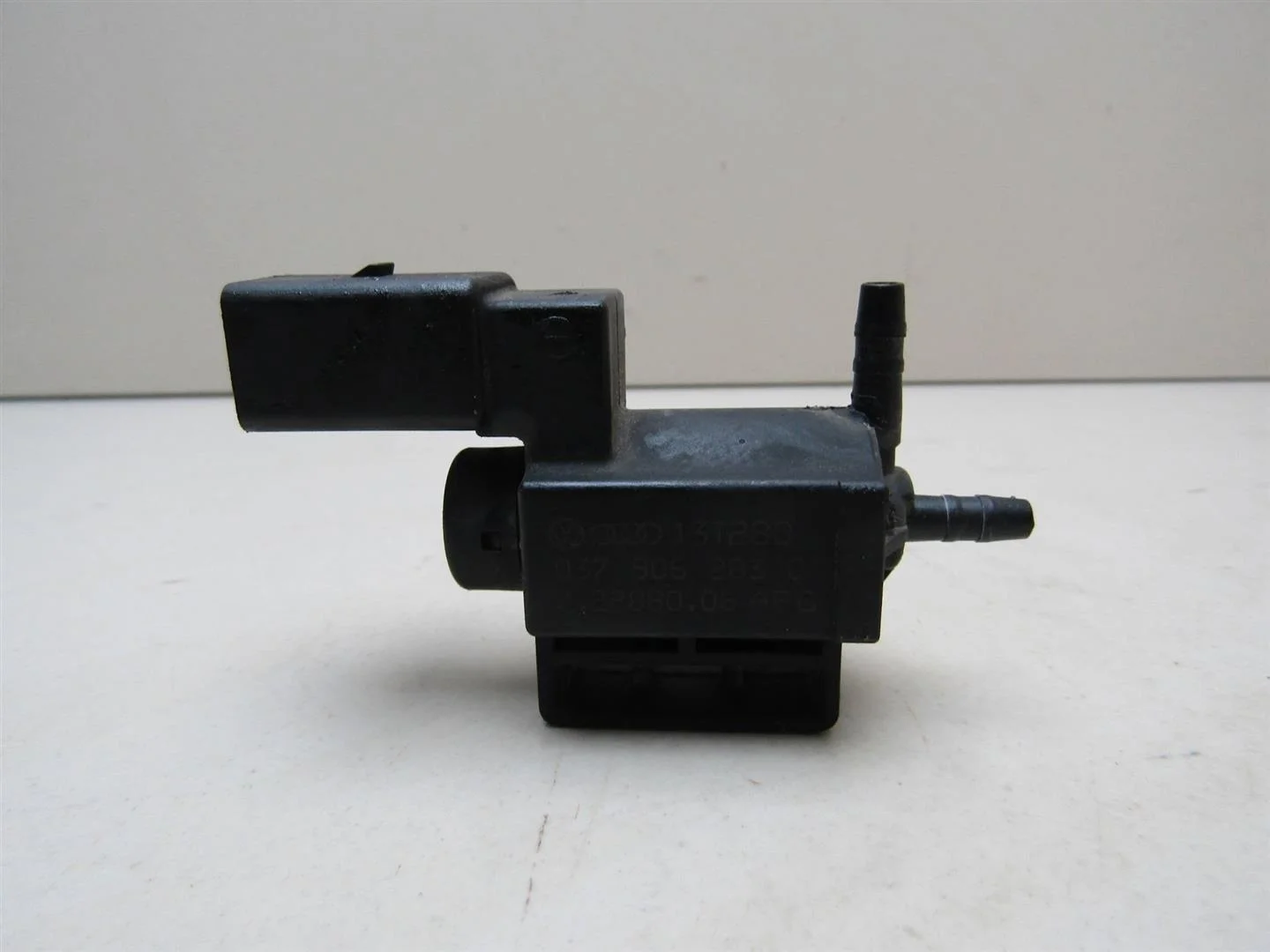 Клапан электромагнитный Audi A4 (B6) 2000-2004  [037906283C]  1.2 8V CBZ в Вологде