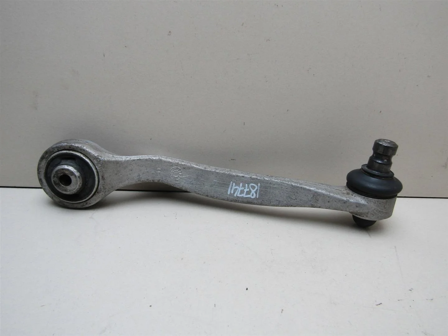 Рычаг передний верхний правый задний Audi Allroad quattro 2005-2012  [4E0407510G]  в Вологде