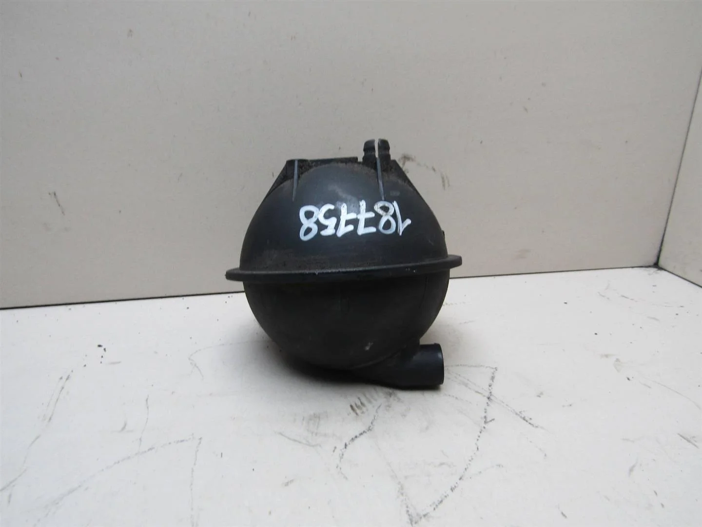 Ресивер воздушный VW Passat (B6) 2005-2010  [7M0129808]  в Вологде