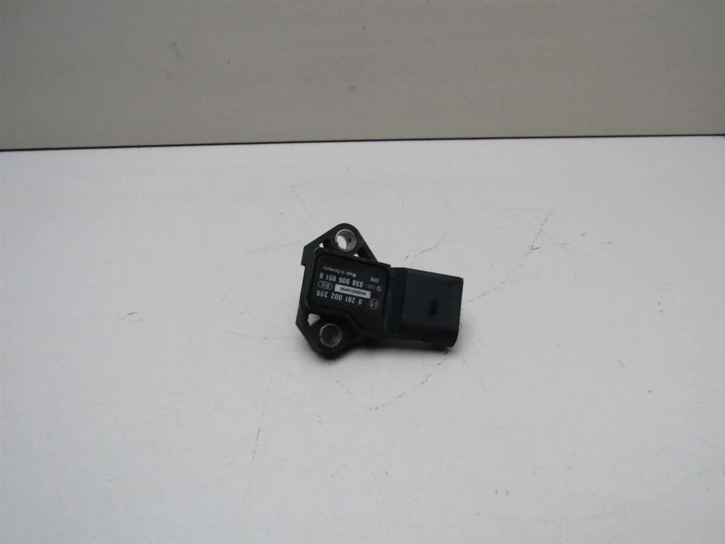 Датчик абсолютного давления Audi Allroad quattro 2005-2012  [038906051B]  в Вологде