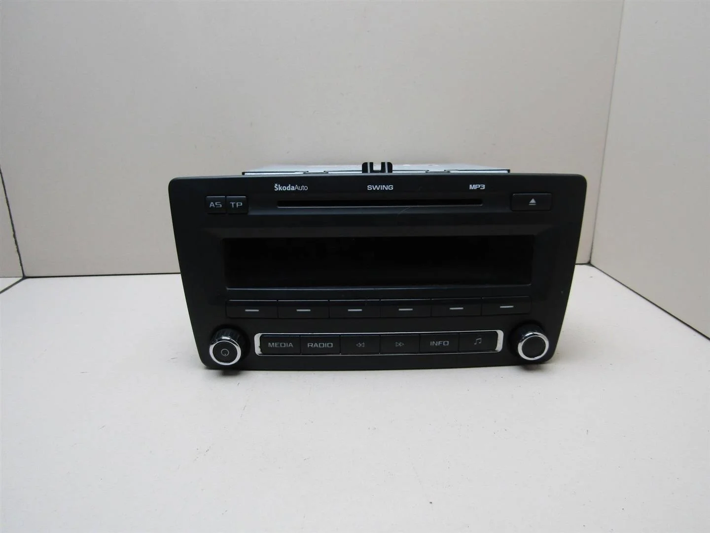 Магнитола Skoda Octavia (A5 1Z-) 2004-2013  [1Z0035161F]  в Вологде