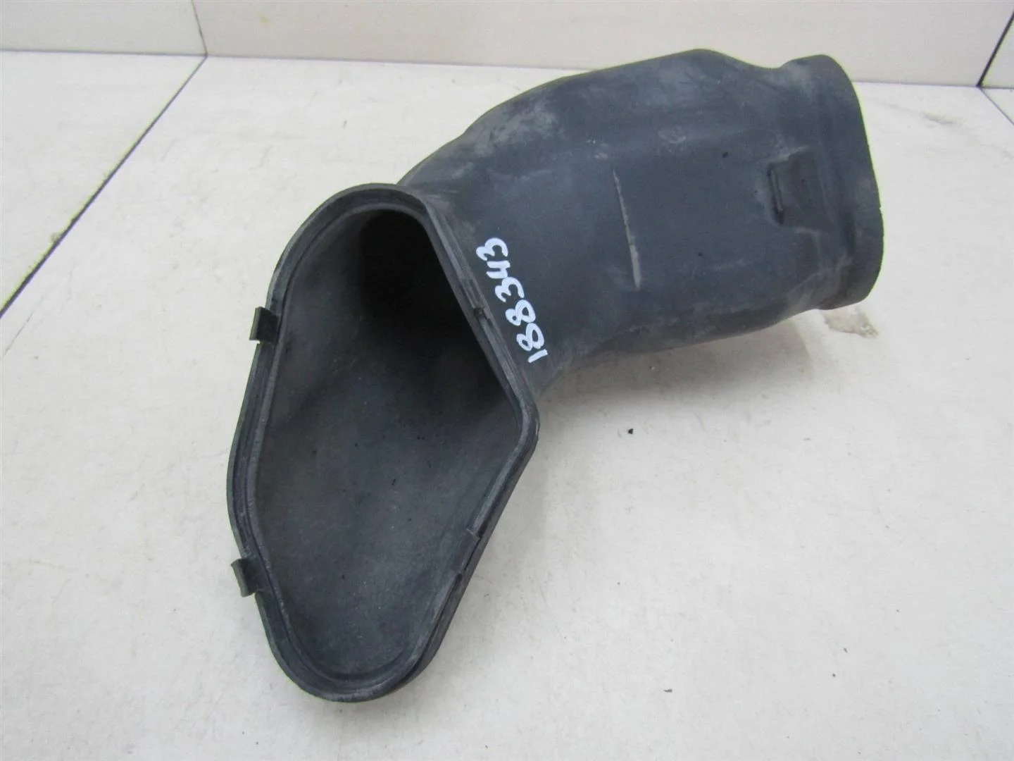 Воздуховод BMW 5-серия E60\E61 2003-2009  [13717790057]  в Вологде