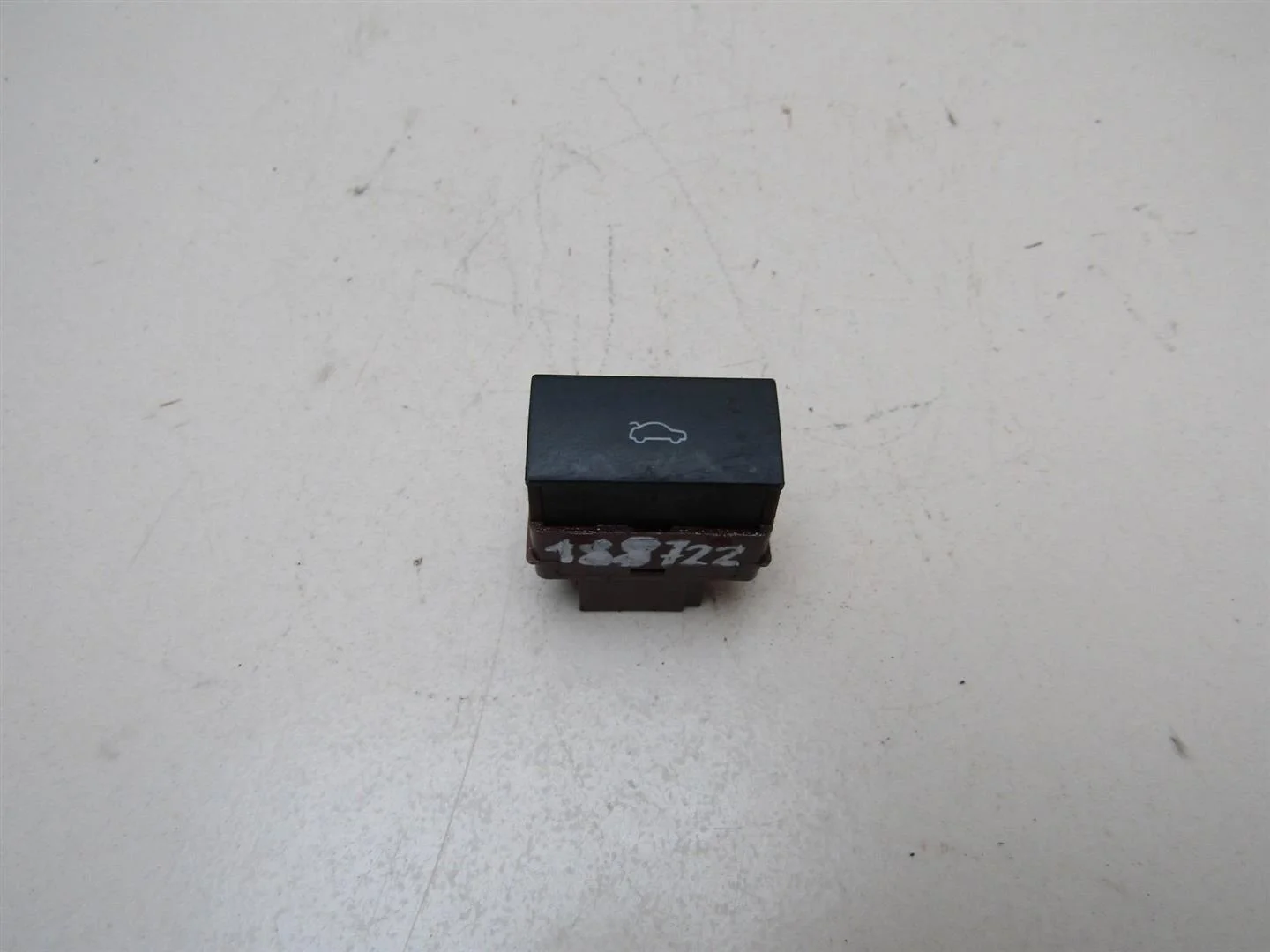 Кнопка открывания багажника Audi A6 (C6,4F) 2005-2011  [4F0959831]  в Вологде