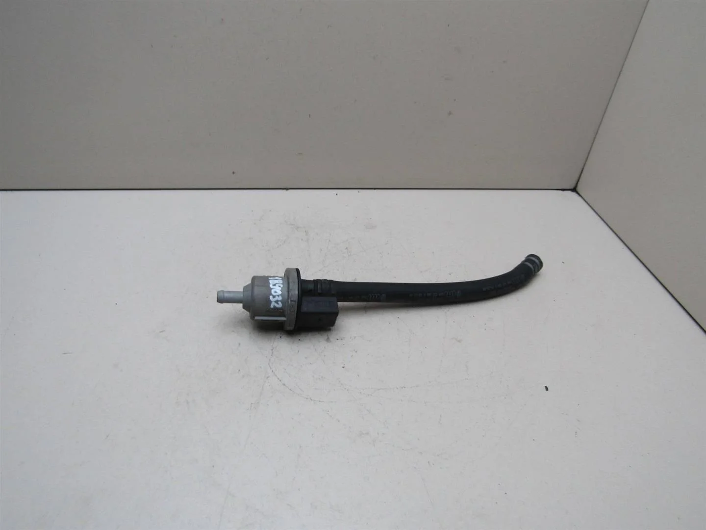 Клапан вентиляции топливного бака Skoda Octavia (A5 1Z-) 2004-2013  [058133517B]  1.6 BSE в Вологде