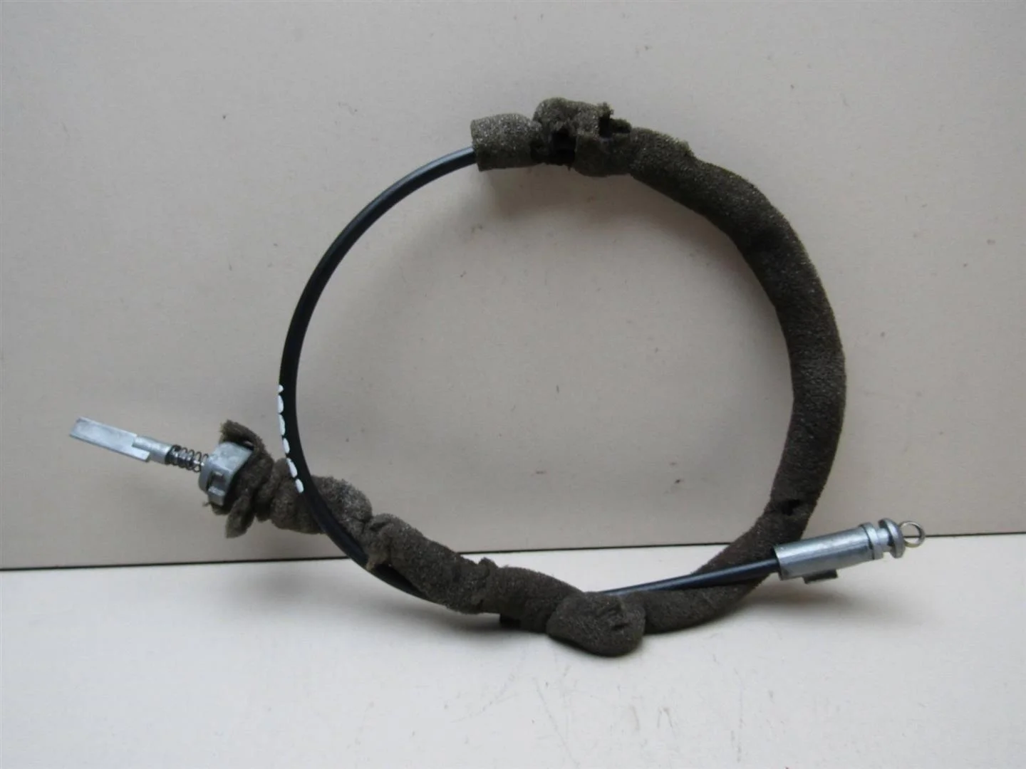 Трос замка зажигания Audi A6 (C5) 1997-2004  [8D1713575]  2.4 V6 ALF в Вологде