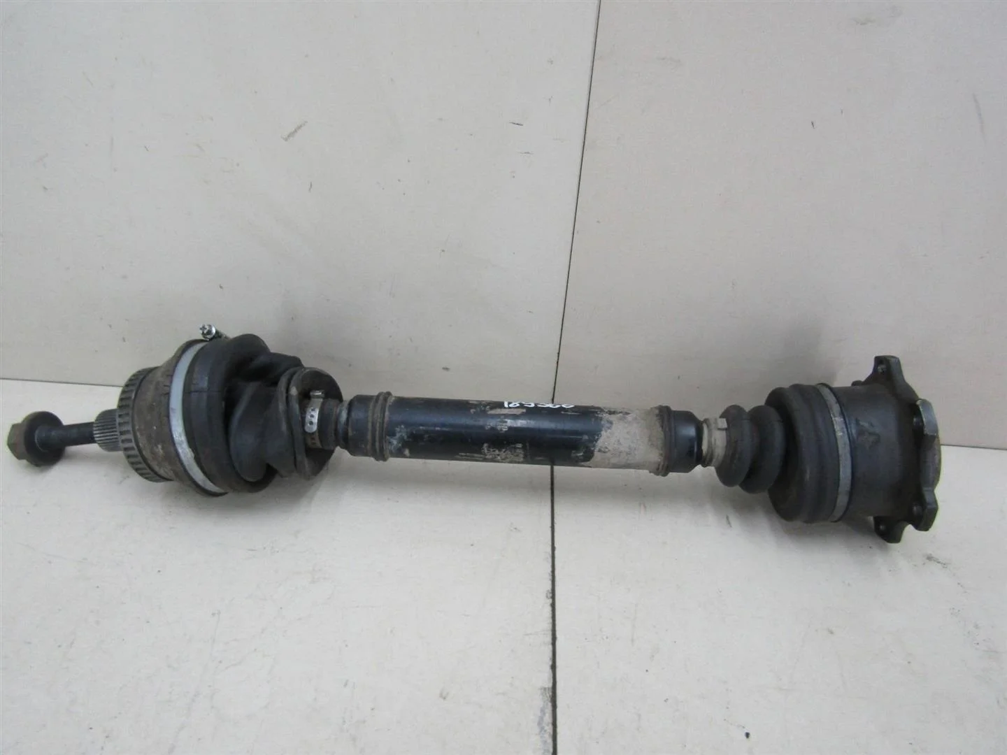 Полуось передняя левая Audi A6 (C5) 1997-2004  [4B0407271F]  2.4 V6 ALF в Вологде