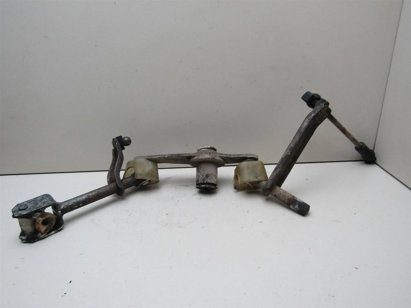 Механизм выбора передач Chevrolet Aveo (T200) 2003-2008  [96425751]  1.4 8v F14S3 в Вологде