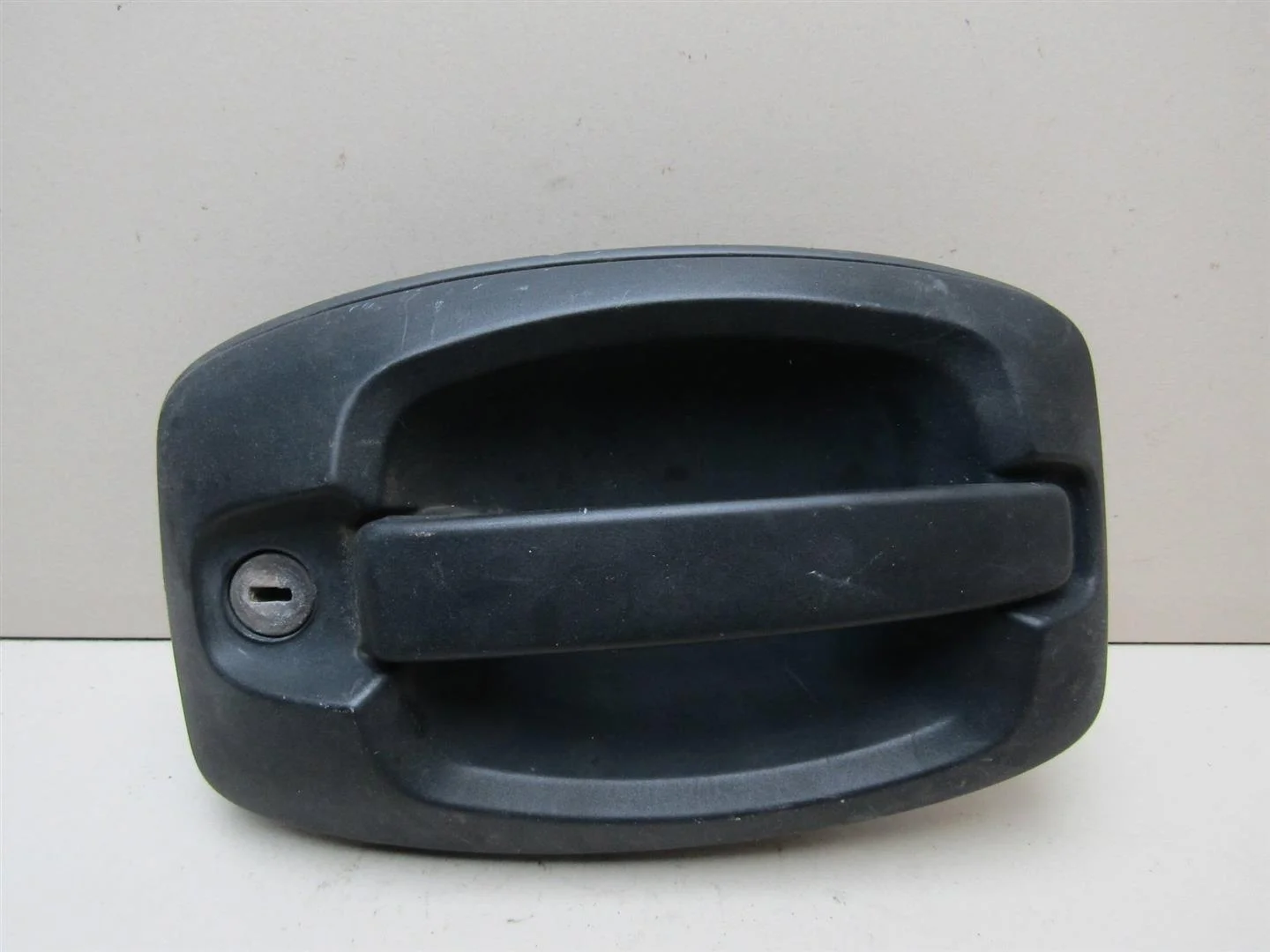 Ручка двери задней наружная правая Peugeot Boxer 2006-нв  [9101JQ]  2.2 16V  в Вологде