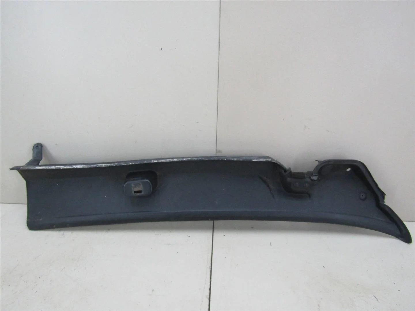 Решетка стеклооч. (планка под лобовое стекло) Peugeot Boxer 2006-нв  [8251GP]  2.2 16V  в Вологде