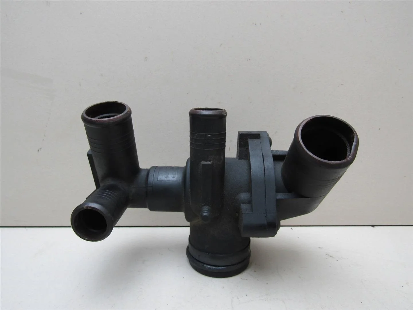 Корпус термостата Peugeot Boxer 2006-нв  [1336Z3]  2.2 16V  в Вологде