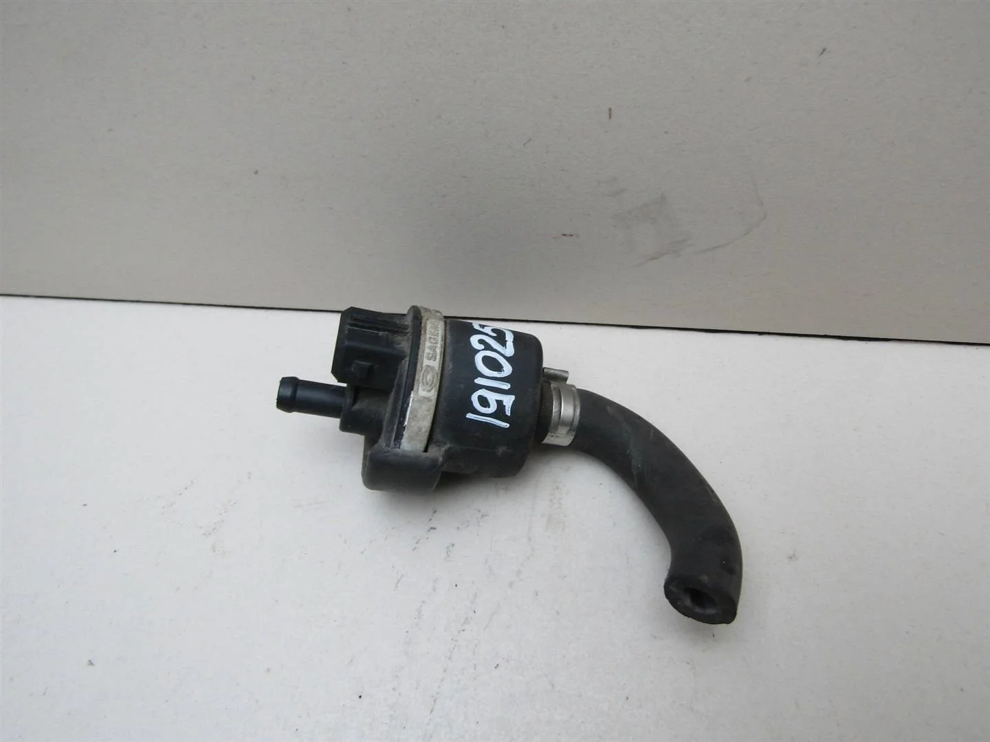 Клапан вентиляции топливного бака VW Passat (B5) 1996-2000  [058133517A]  1.8 в Вологде