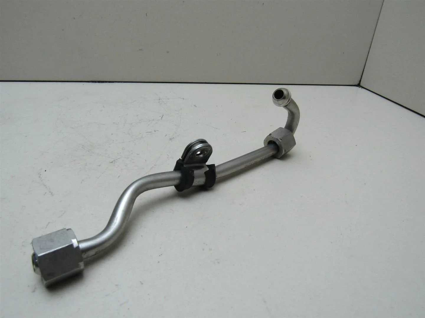 Трубка топливная VW Passat (B7) 2011-2015  [03C130241AN]  1.4 CAX в Вологде