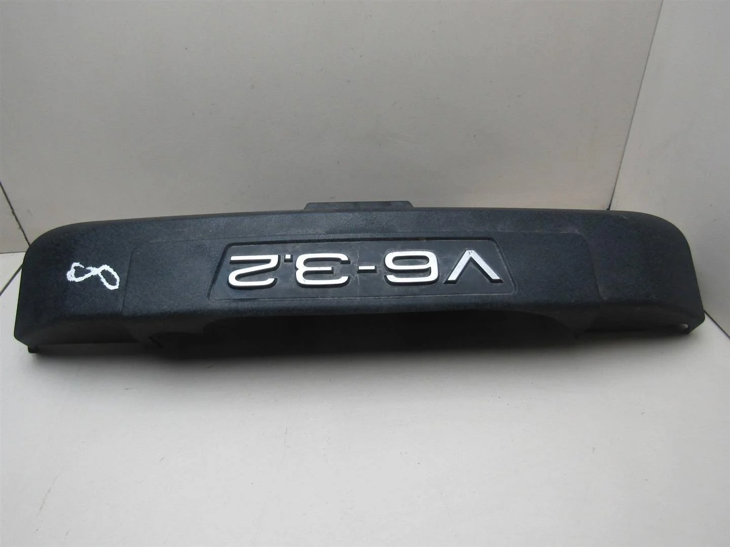 Накладка декоративная Audi A6 (C6,4F) 2005-2011  [06E103925A]  3.2 в Вологде