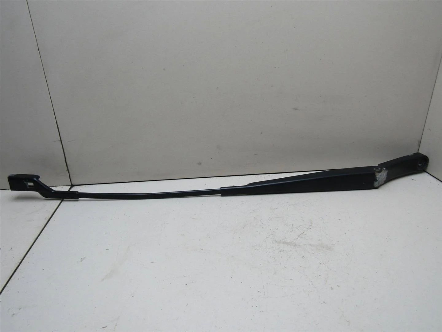 Поводок стеклоочистителя передний правый VW Passat (B6) 2005-2010  [3C1955410B]  в Вологде