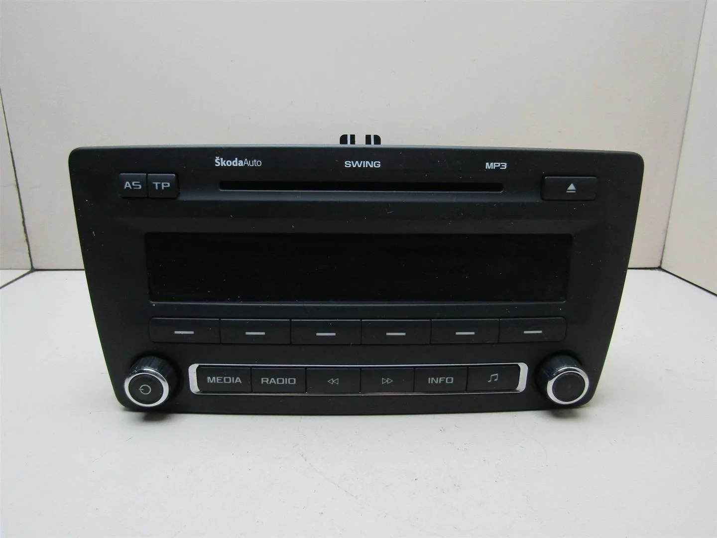 Магнитола Skoda Octavia (A5 1Z-) 2004-2013  [1Z0035161F]  в Вологде