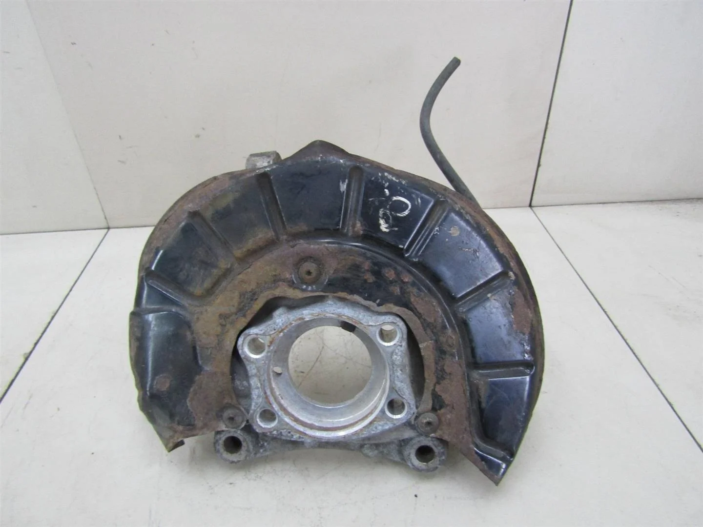 Кулак поворотный передний правый VW Passat (B6) 2005-2010  [3C0407254F]  в Вологде