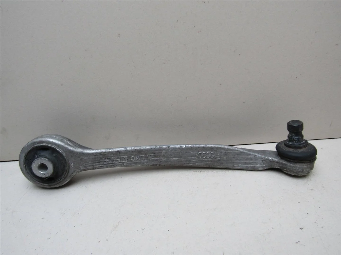 Рычаг передний верхний левый передний Audi A4 (B5) 1994-2002  [8E0407505C]  в Вологде