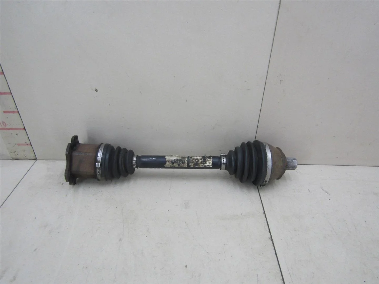 Полуось передняя правая Audi A6 (C6,4F) 2005-2011  [4F0407272J]  в Вологде