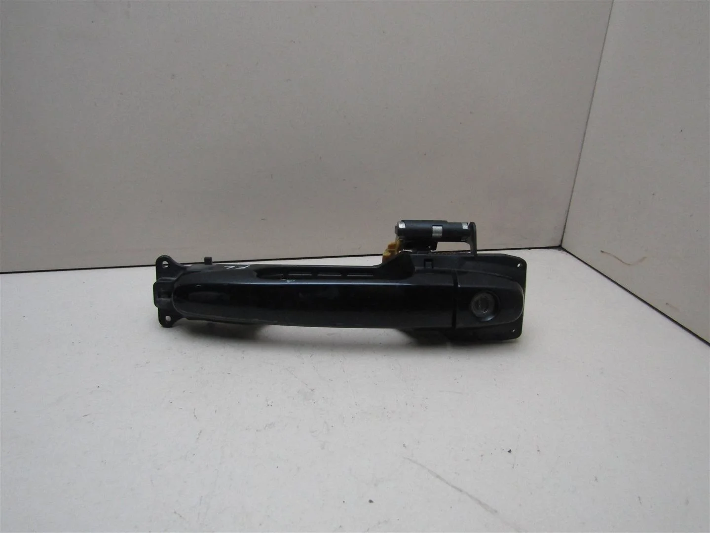 Ручка двери передней наружная левая Toyota Auris (E15) 2006-2012  [692020D010]  в Вологде