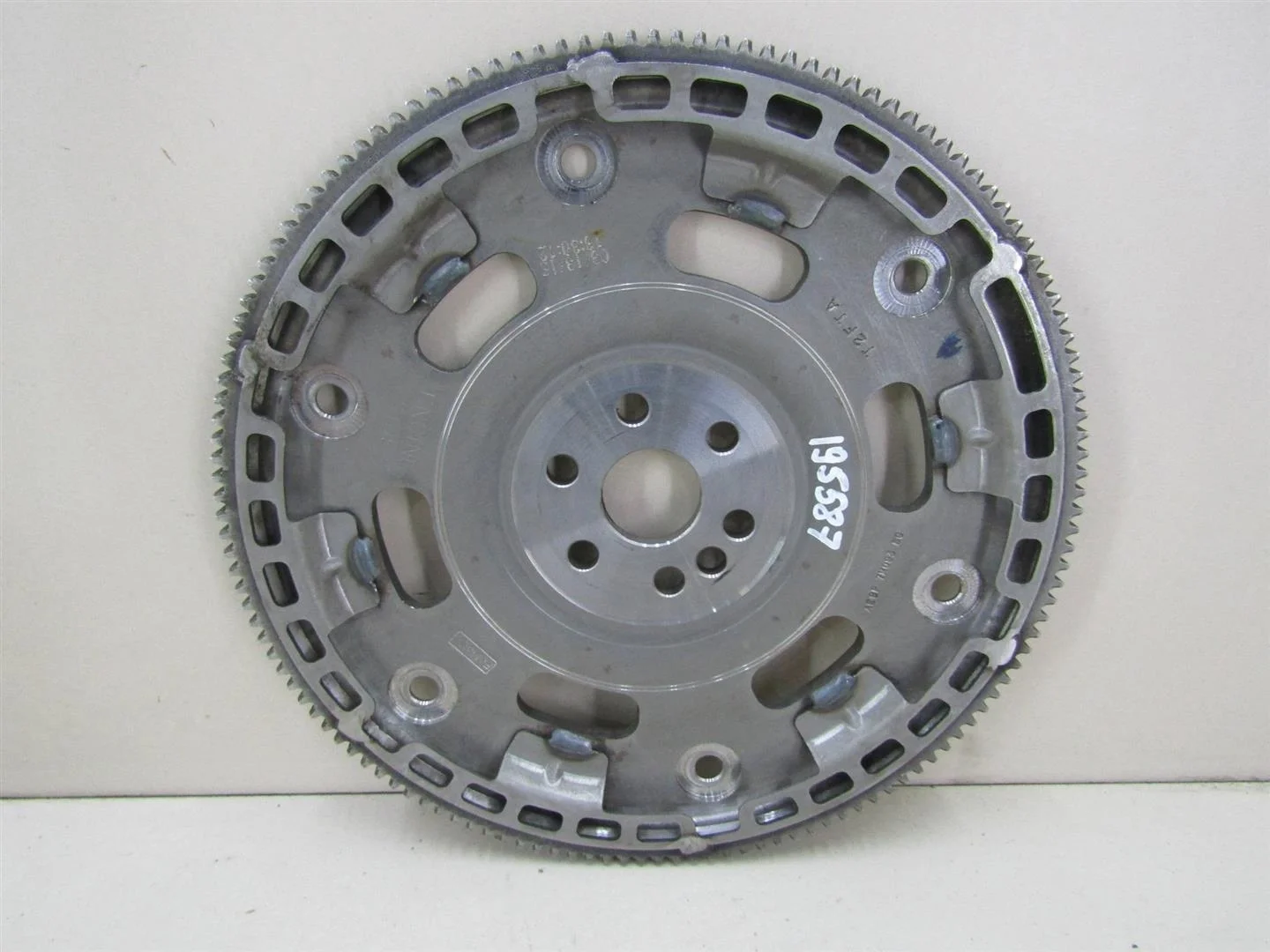 Маховик Ford Fiesta 2008-2019  [5333308]  1.6 16v IQJE в Вологде