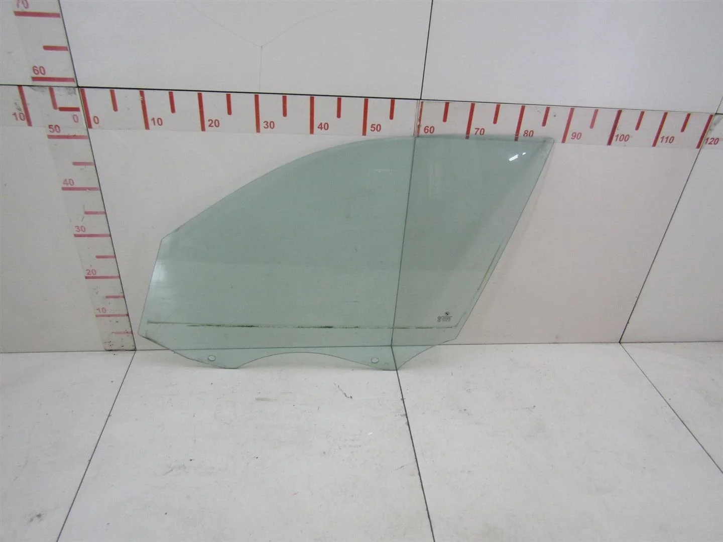 Стекло двери передней левой BMW X1 E84 2009-2015  [51332990295]  2.0 N46B20BD в Вологде