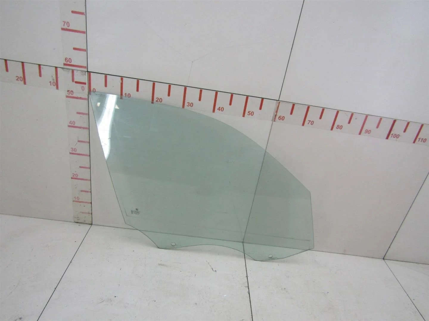 Стекло двери передней правой BMW X1 E84 2009-2015  [51332990296]  2.0 N46B20BD в Вологде