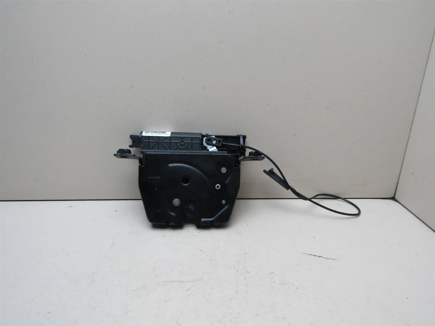 Замок багажника BMW X1 E84 2009-2015  [51247200511]  2.0 N46B20BD в Вологде