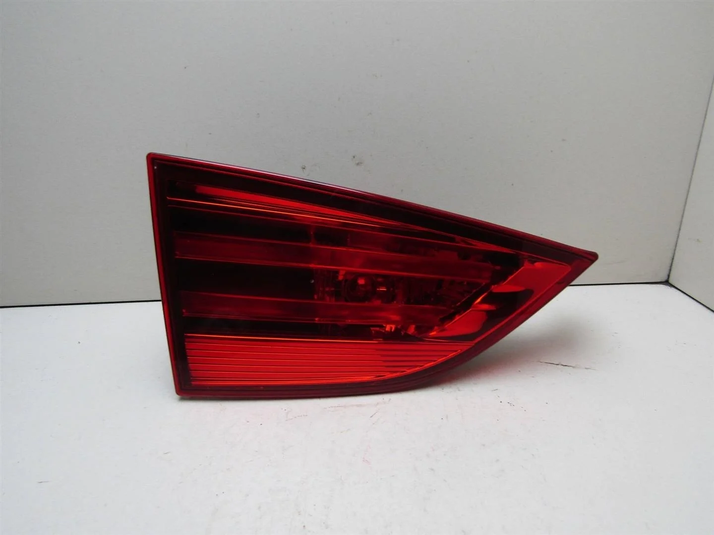 Фонарь задний внутренний левый BMW X1 E84 2009-2015  [63212990113]  2.0 N46B20BD в Вологде
