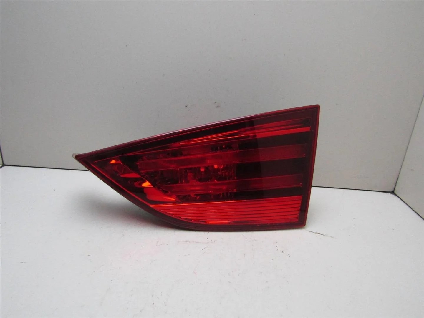 Фонарь задний внутренний правый BMW X1 E84 2009-2015  [63212990114]  2.0 N46B20BD в Вологде