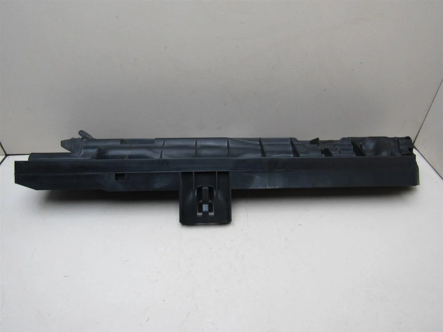 Кронштейн радиатора BMW X1 E84 2009-2015  [17107524914]  2.0 N46B20BD в Вологде