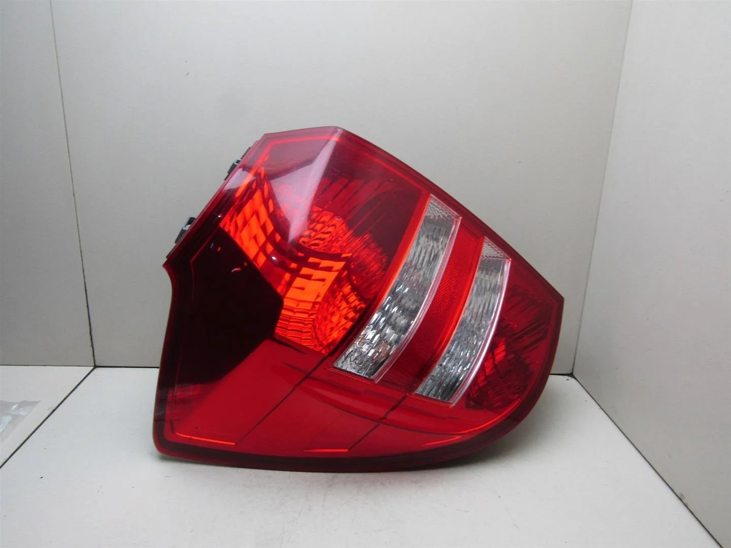 Фонарь задний левый Kia Ceed 2007-2012  [924011H300 ]  1.4 G4FA в Вологде