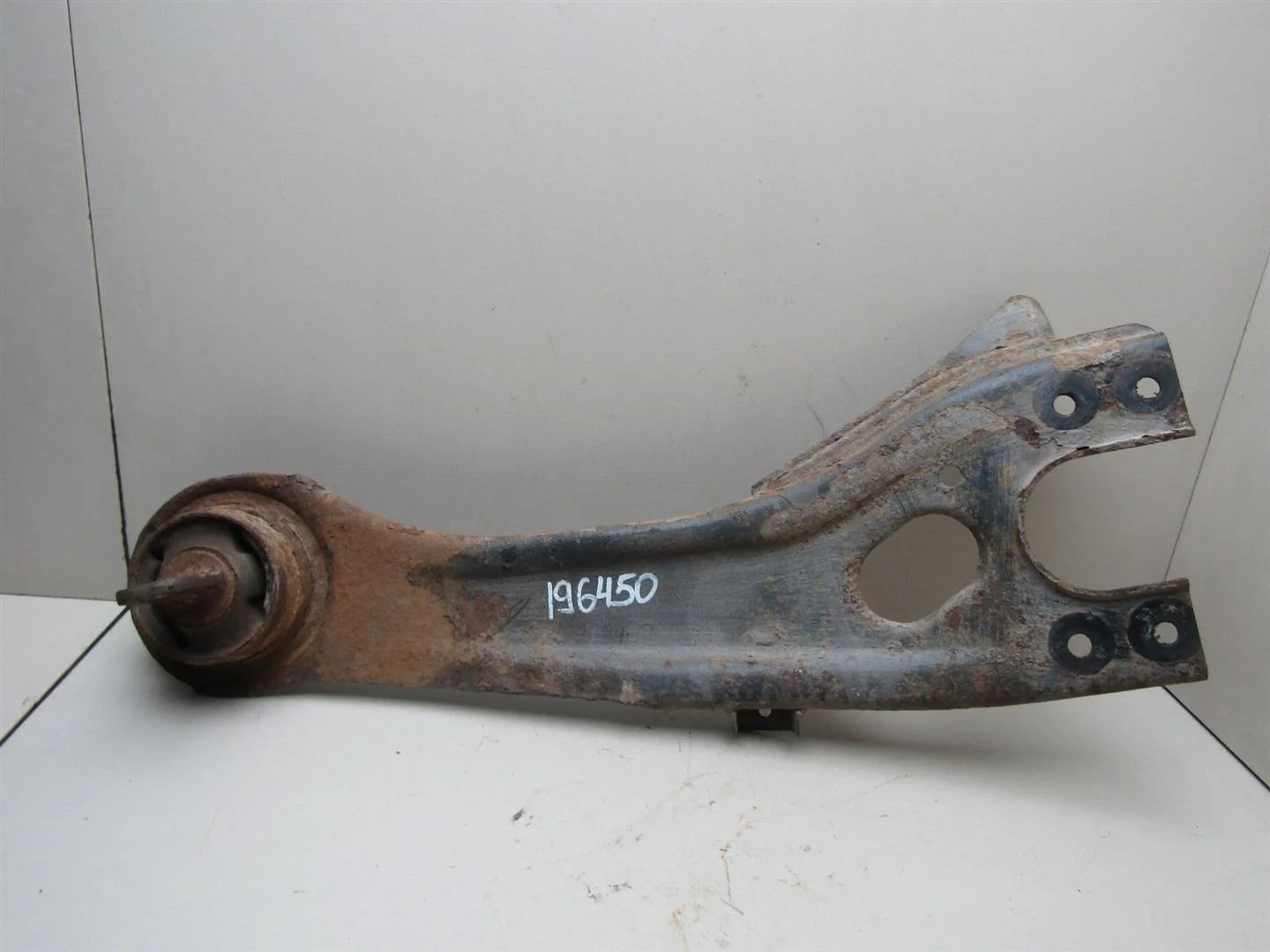 Рычаг задний продольный левый Kia Ceed 2007-2012  [552701H000]  1.4 G4FA в Вологде