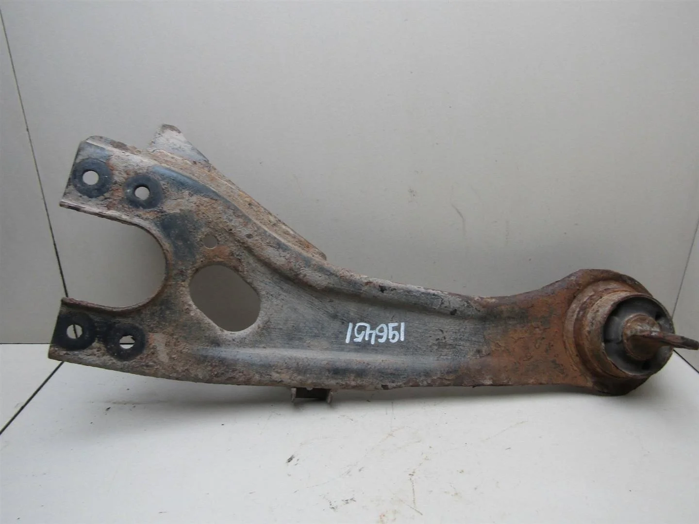 Рычаг задний продольный правый Kia Ceed 2007-2012  [552801H000]  1.4 G4FA в Вологде