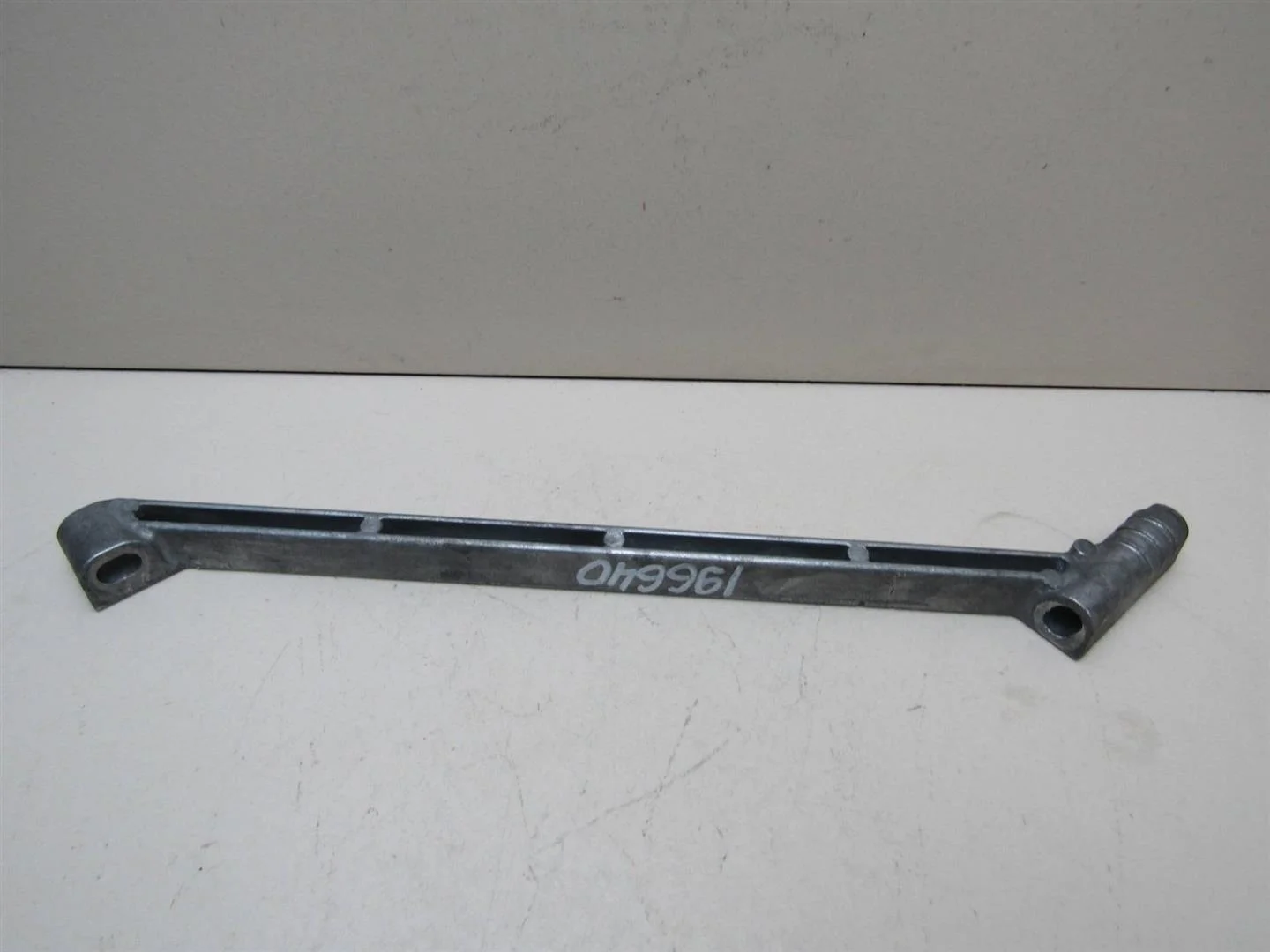 Кронштейн генератора Renault Megane II 2002-2009  [8200122051]  1.6 K4M 760 в Вологде