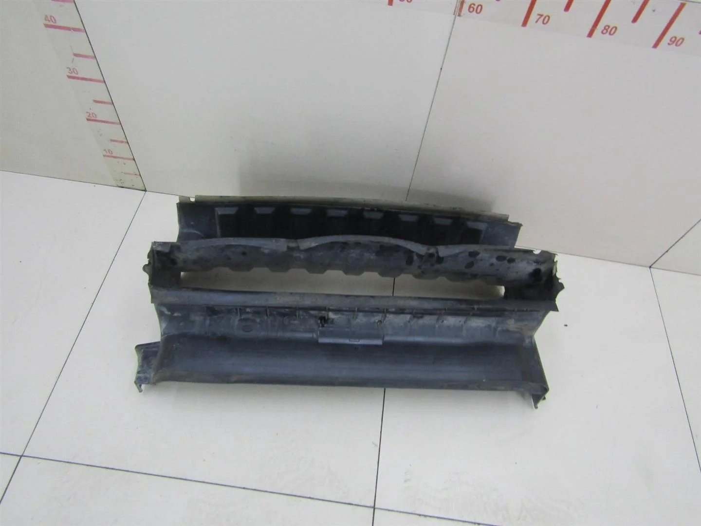 Воздухозаборник (внутри) Land Rover Discovery III 2004-2009  [DXJ500092]  2.7 в Вологде