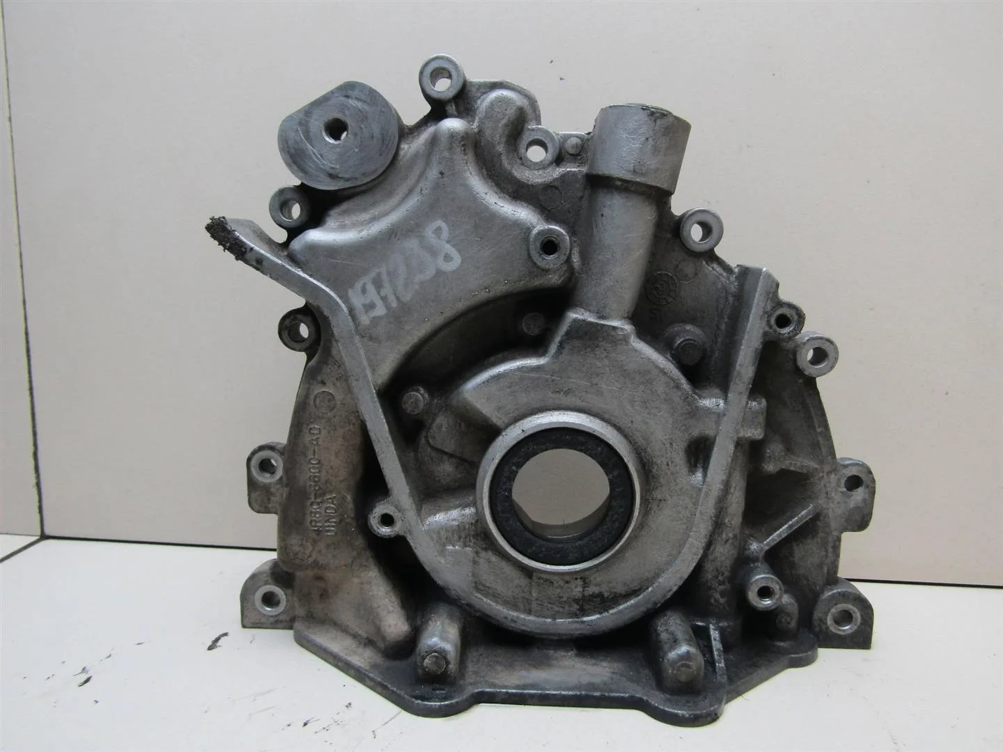 Насос масляный Land Rover Discovery III 2004-2009  [LR002465]  2.7 в Вологде