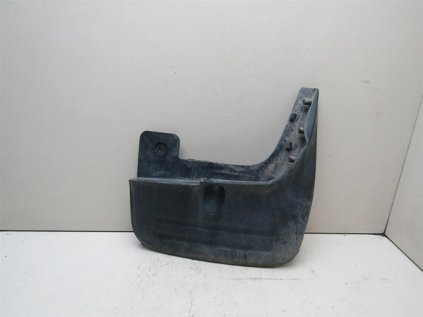 Брызговик задний правый Hyundai Starex H1/Grand Starex 2007>  [868804H000 ]  2.5 16v D4CB в Вологде