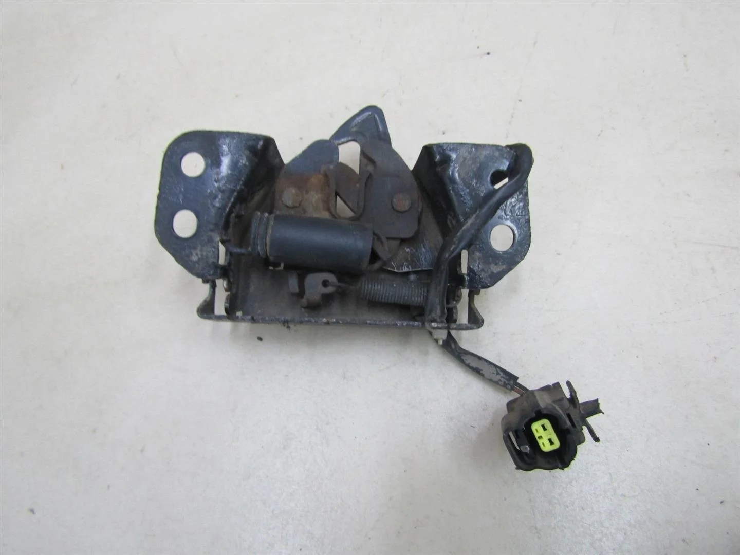 Замок капота Hyundai Starex H1/Grand Starex 2007>  [811304H010]  2.5 16v D4CB в Вологде