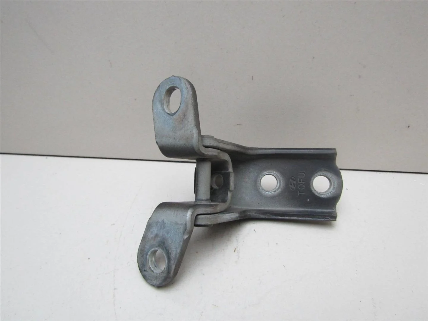 Петля двери передней левой верхняя Hyundai Starex H1/Grand Starex 2007>  [793104H000]  2.5 16v D4CB в Вологде