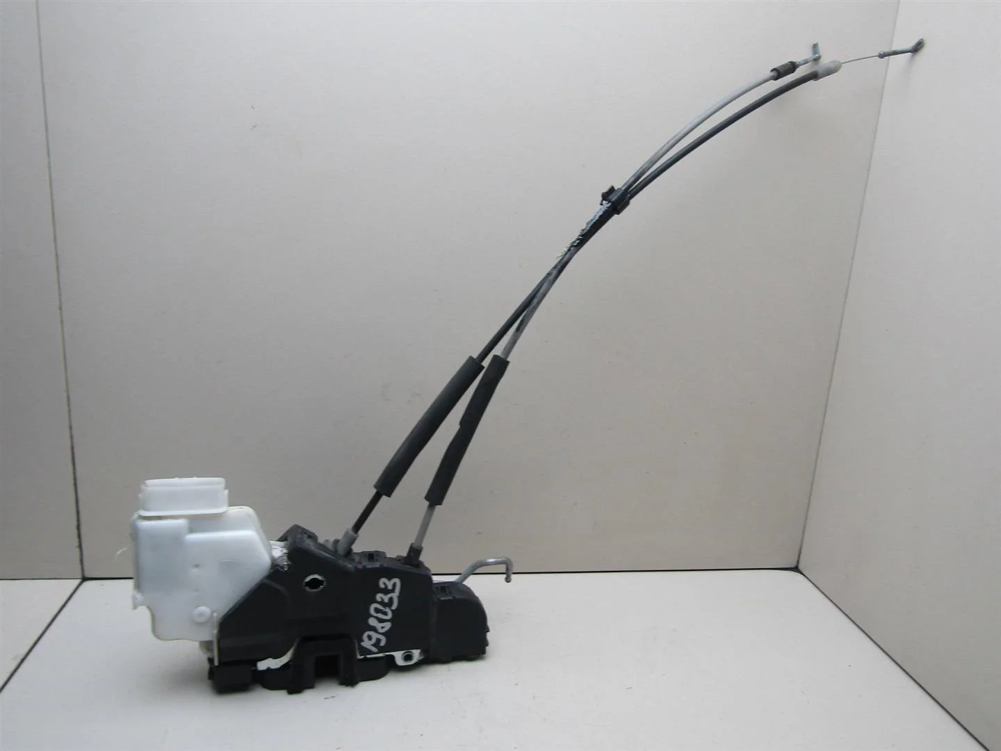 Замок двери передней правой Hyundai Starex H1/Grand Starex 2007>  [813204H050]  2.5 16v D4CB в Вологде