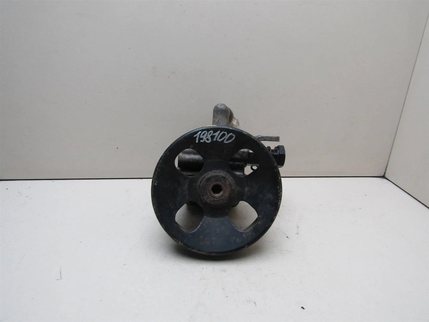 Насос гидроусилителя Hyundai Starex H1/Grand Starex 2007>  [571004H000 ]  2.5 16v D4CB в Вологде