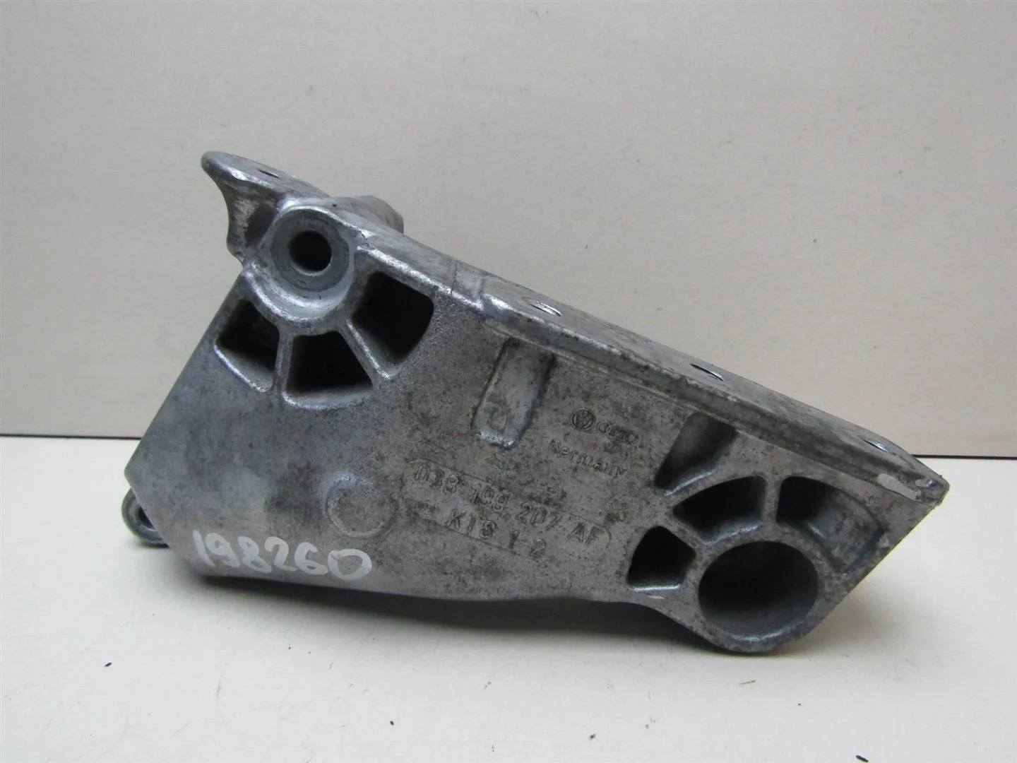 Кронштейн двигателя правый VW Transporter T5 2003-2015  [038199207AF]  1.9 TDI AXB AXC в Вологде