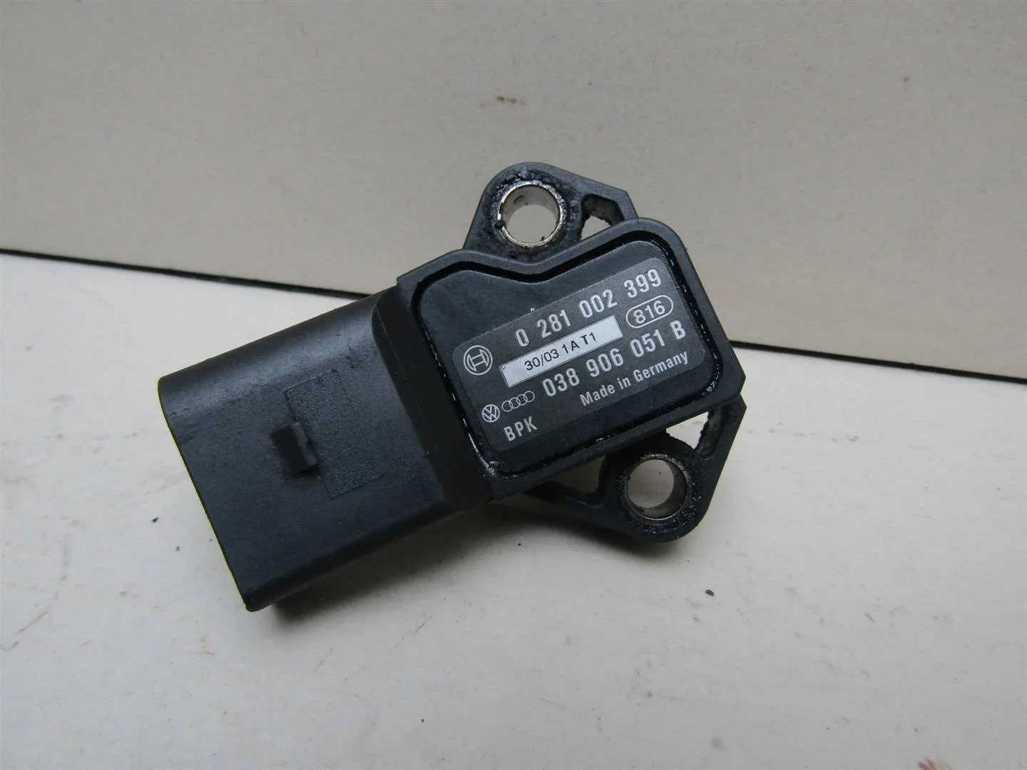 Датчик абсолютного давления VW Transporter T5 2003-2015  [038906051B]  в Вологде