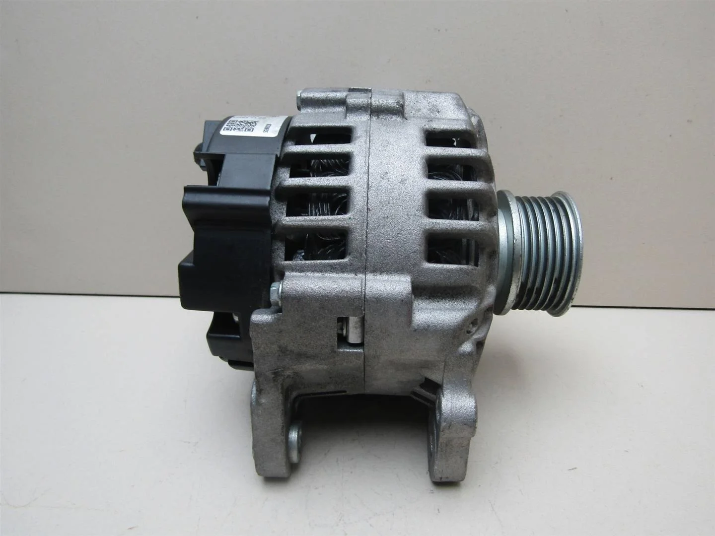 Генератор VW Golf IV \Bora 1997-2005  [028903028D]  в Вологде