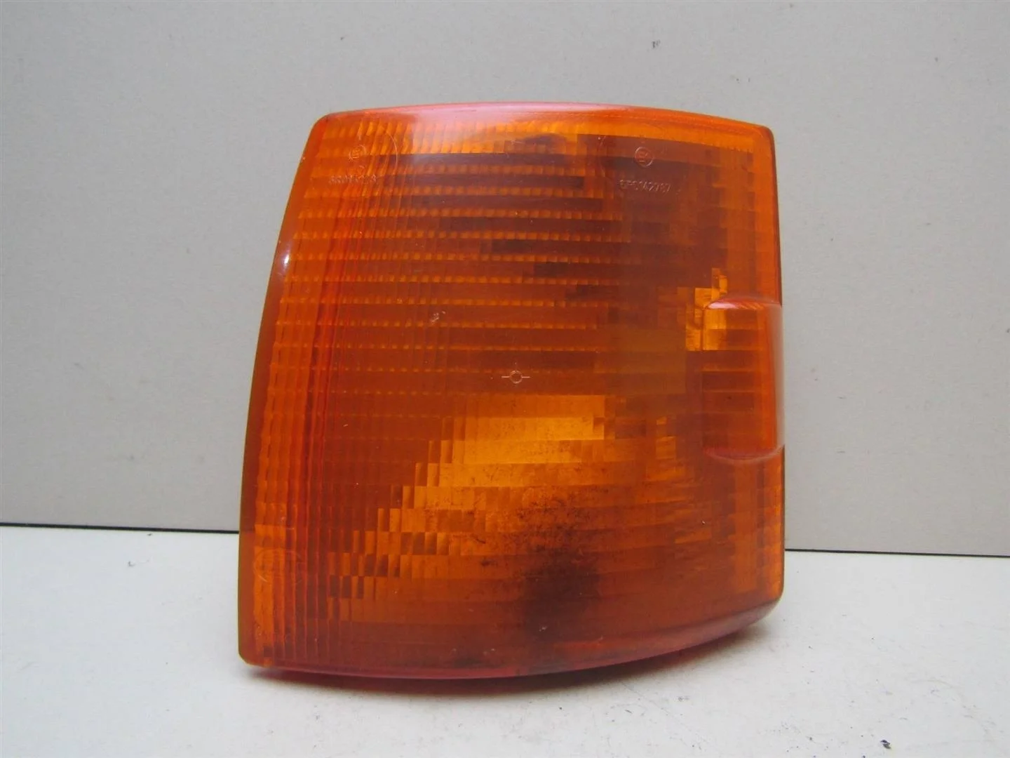 Указатель поворота левый желтый VW Transporter T4 1991-1995  [701953049]  в Вологде