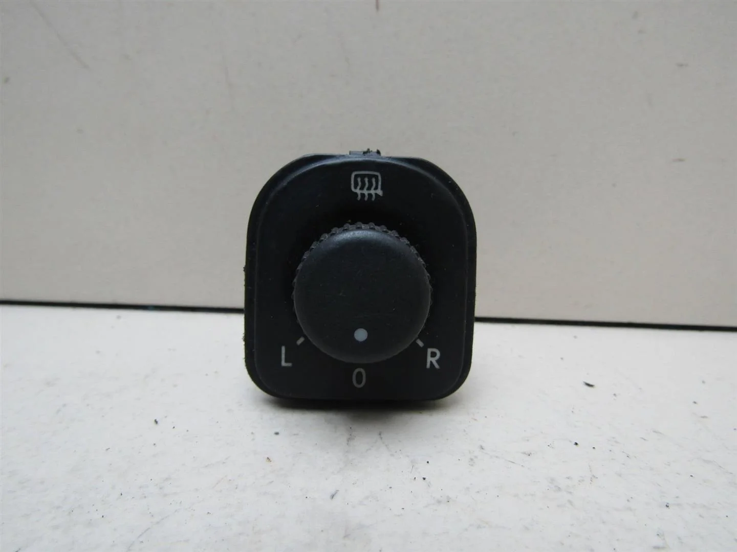 Переключатель регулировки зеркала VW Passat (B6) 2005-2010  [1K0959565F]  в Вологде