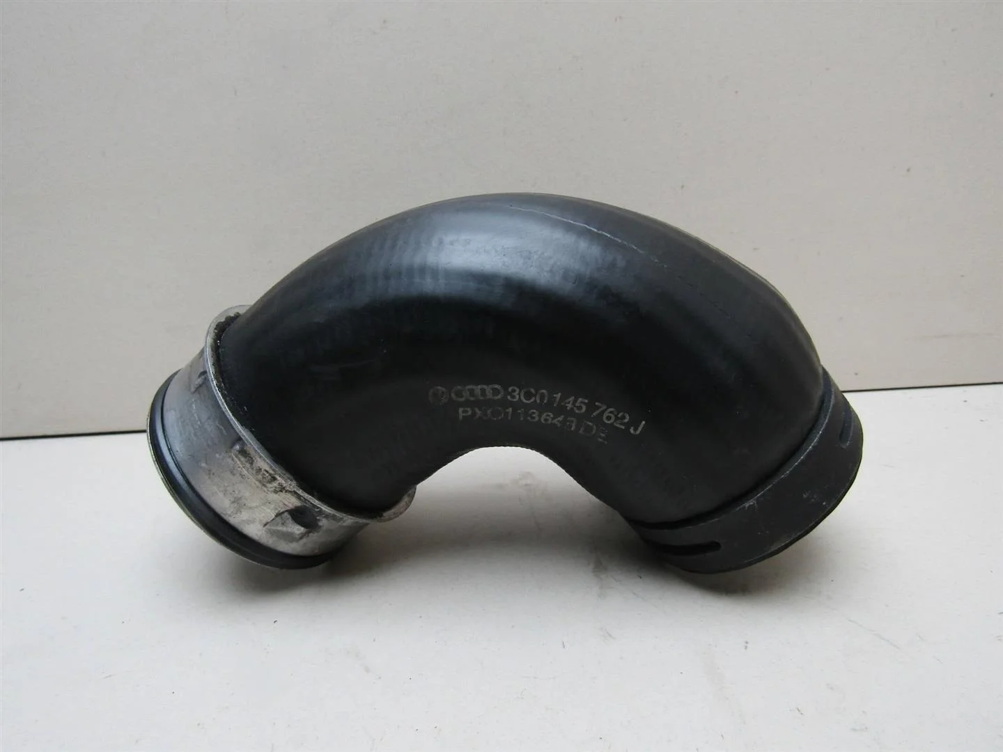 Патрубок интеркулера VW Passat (B6) 2005-2010  [3C0145762J]  2.0 в Вологде