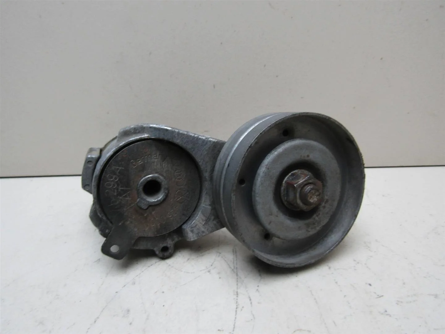 Натяжитель ремня VW Golf IV \Bora 1997-2005  [032145299A]  в Вологде