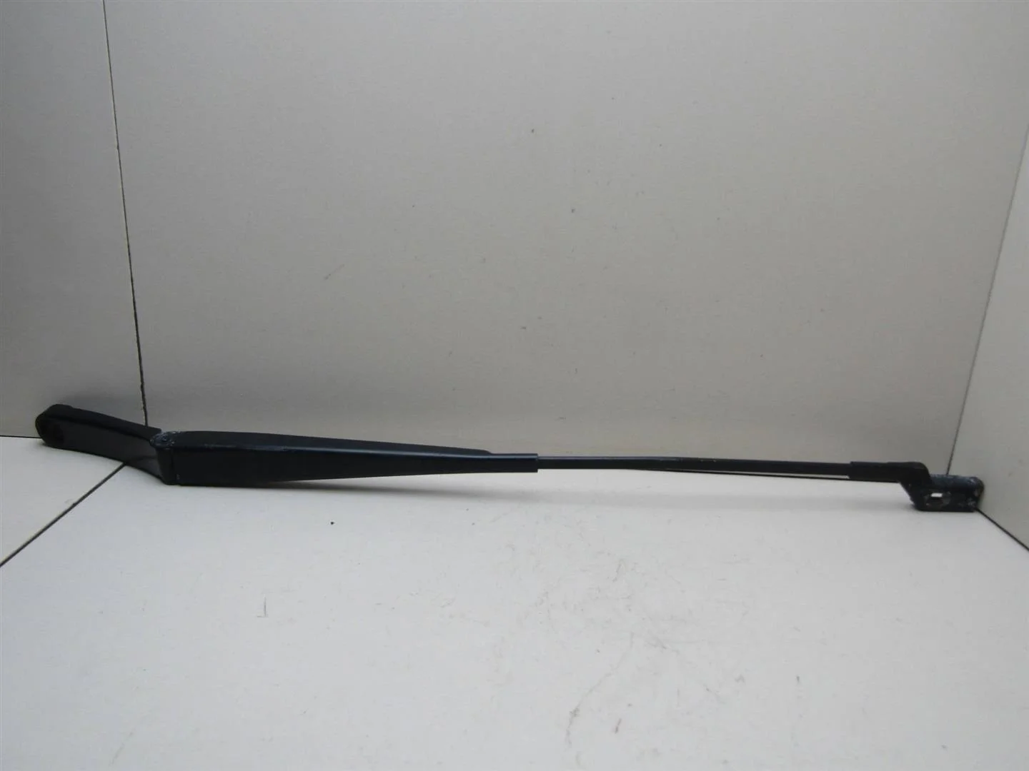 Поводок стеклоочистителя передний правый VW Passat (B6) 2005-2010  [3C1955410B]  в Вологде
